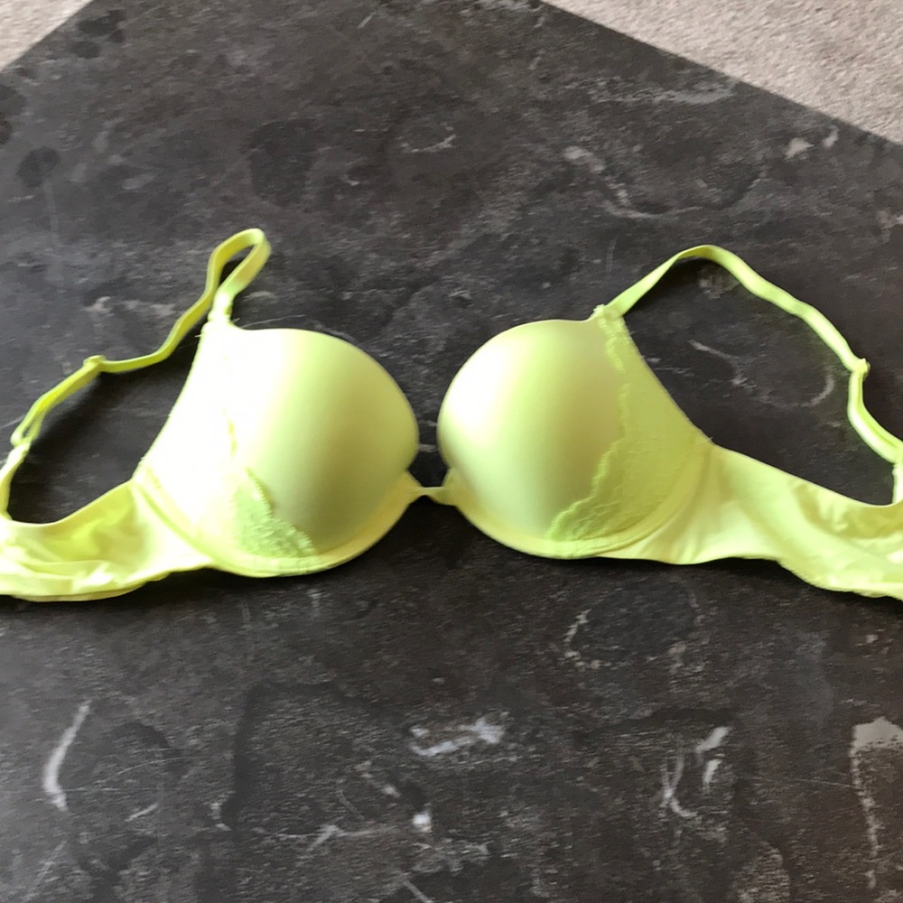 New 32c Victoria secret bra